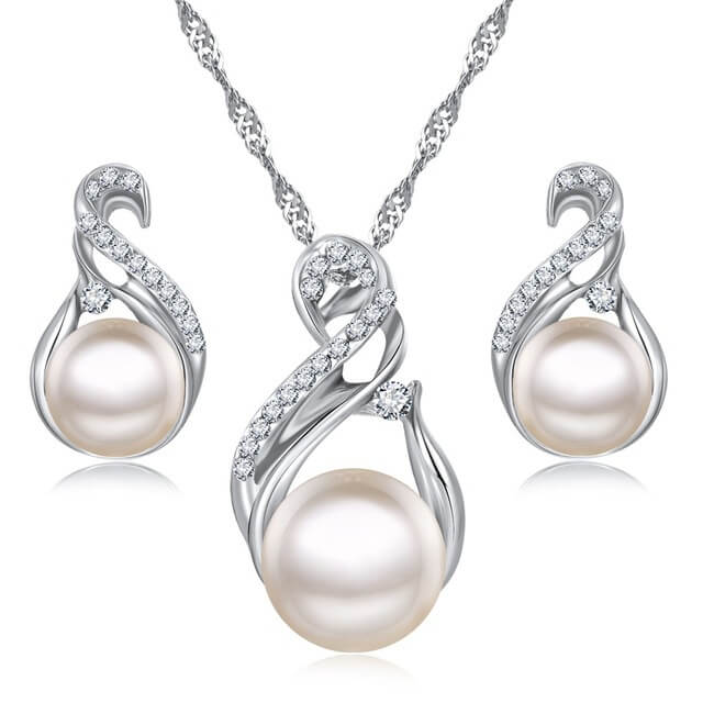 Heart Crafts Pearl Bridesmaid Jewelry Set