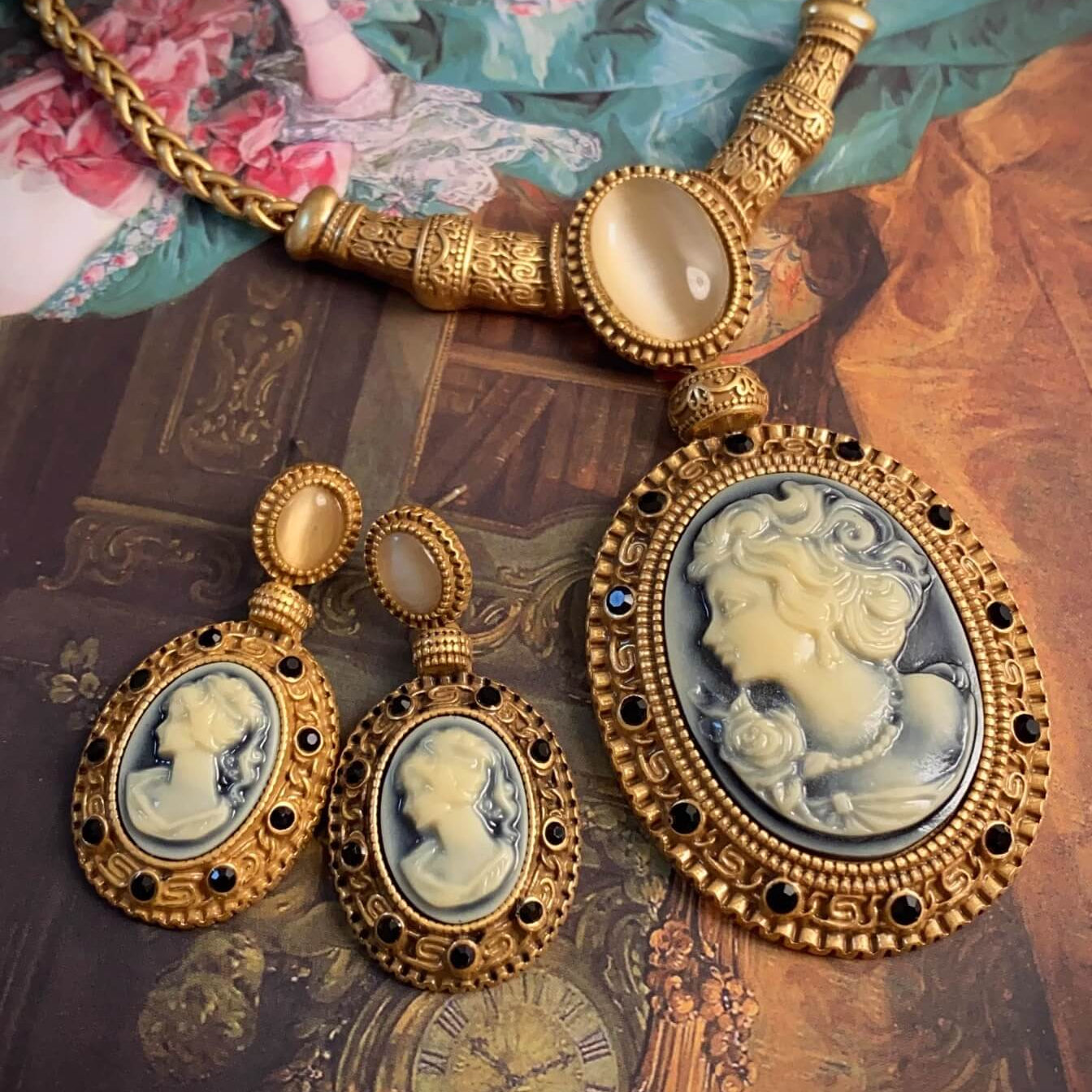 Cameo Booklet Antique Lucite Cameo Jewelry Set