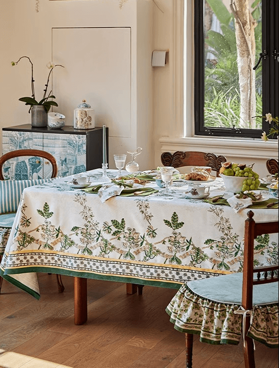 Molly's Manor Tablecloths & Placemats Set