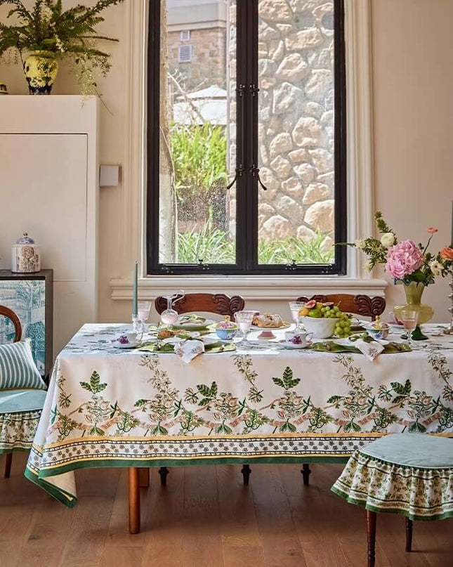 Molly's Manor Tablecloths & Placemats Set