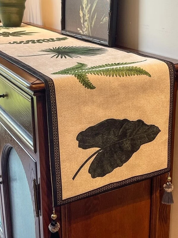 Green Leaf Whisperer Runner