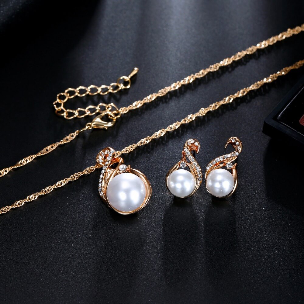 Heart Crafts Pearl Bridesmaid Jewelry Set