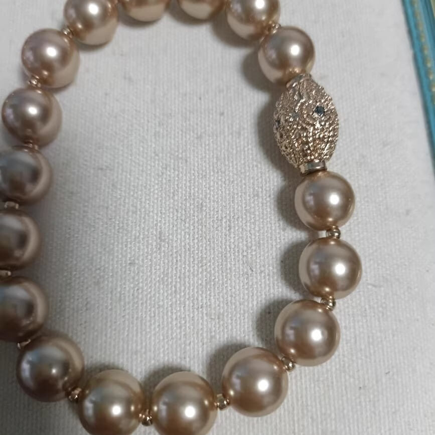 Vintage Embossed Pearl Set