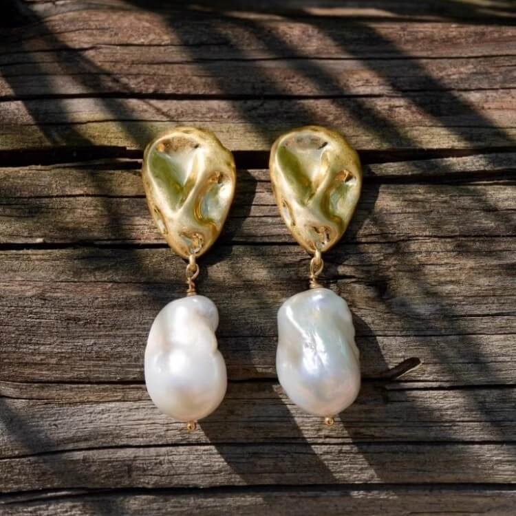 Daydream Vintage Baroque Pearl Earrings