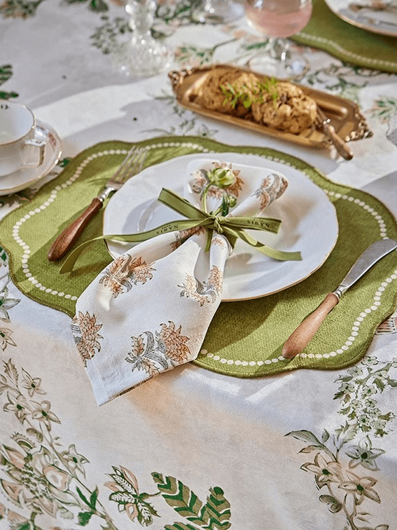 Molly's Manor Tablecloths & Placemats Set