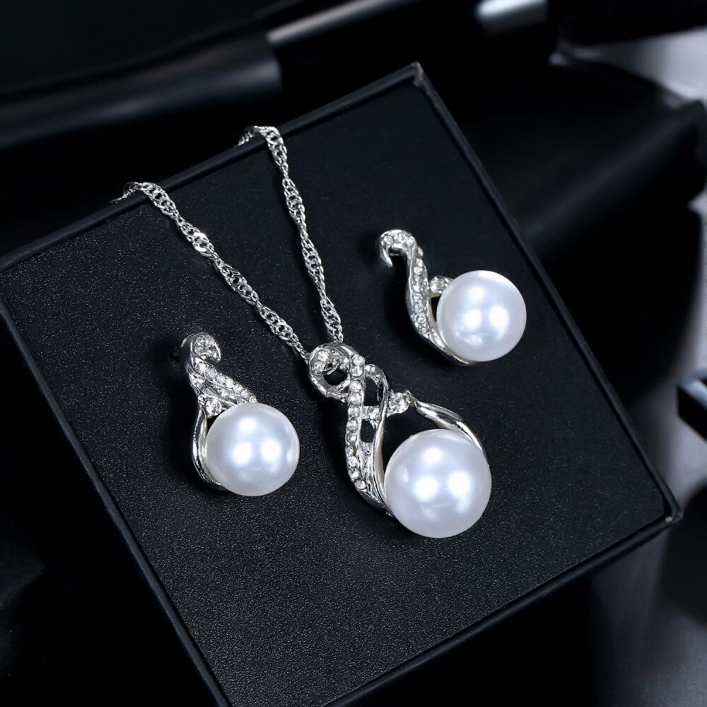 Heart Crafts Pearl Bridesmaid Jewelry Set