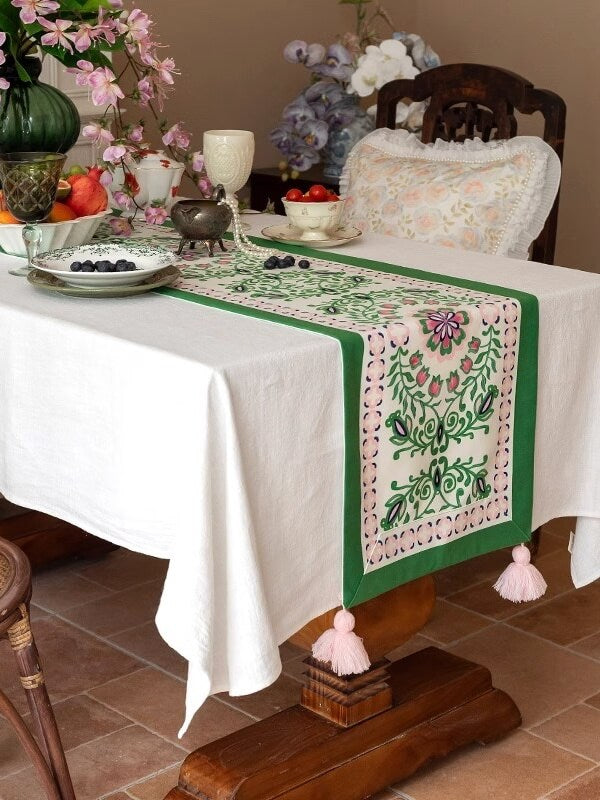 Floral Breeze Table Runner