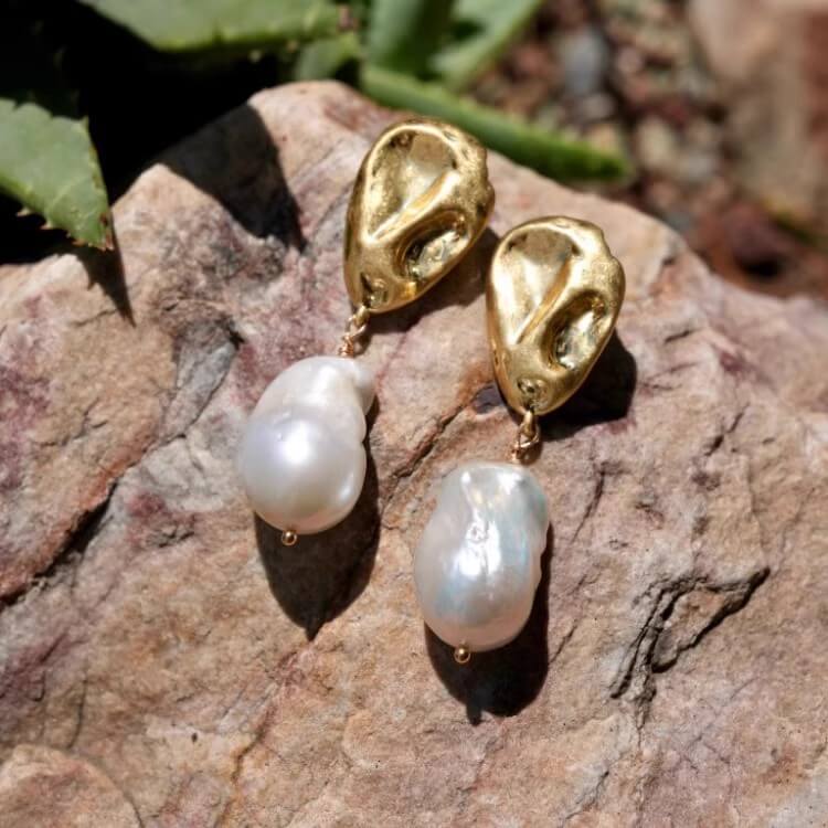 Daydream Vintage Baroque Pearl Earrings