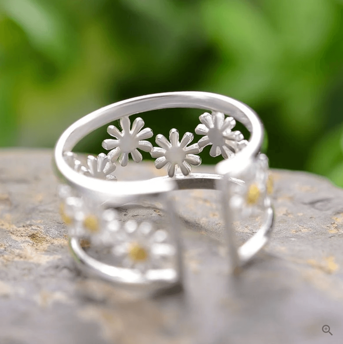 Dainty Daisy - Adjustable Ring