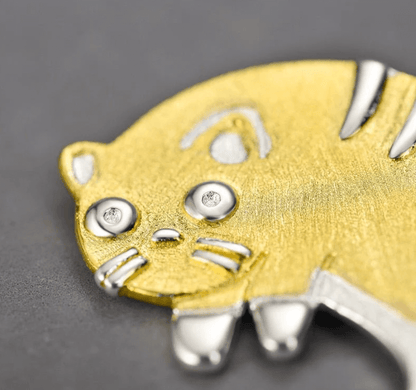 Startled Cat - Handmade Pendant