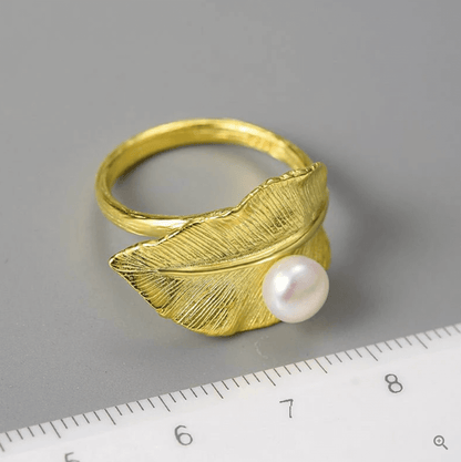 Pearly Leaf - Adjustable Ring