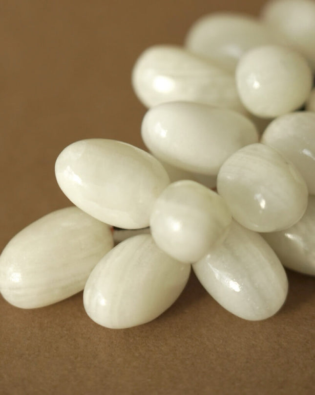 Natural Jade Grape Artistic Tabletop Ornament