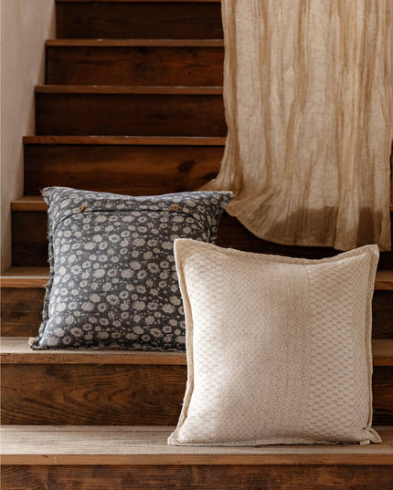 Modern Bedroom Cushion & Throw Pillows