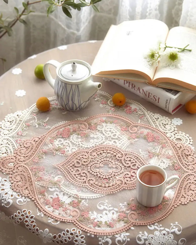 Oval Lace Placemat