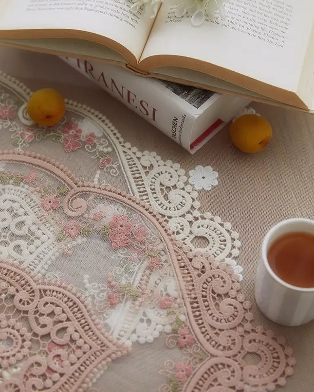 Oval Lace Placemat