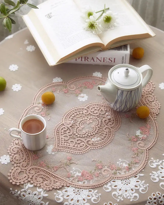 Oval Lace Placemat